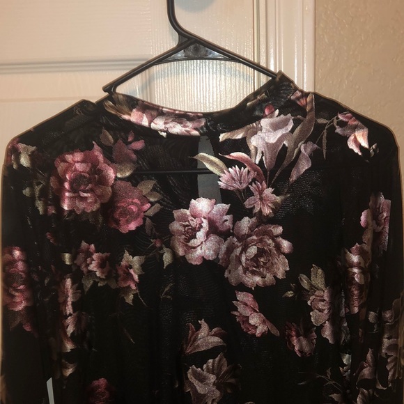 Mesh floral long sleeve w/ black long sleeve - Picture 4 of 8